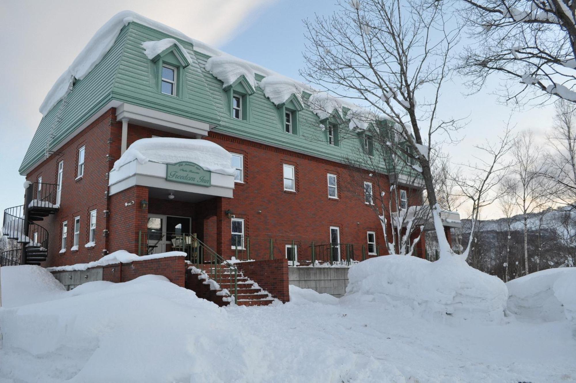 Niseko Freedom Inn Куттян Экстерьер фото